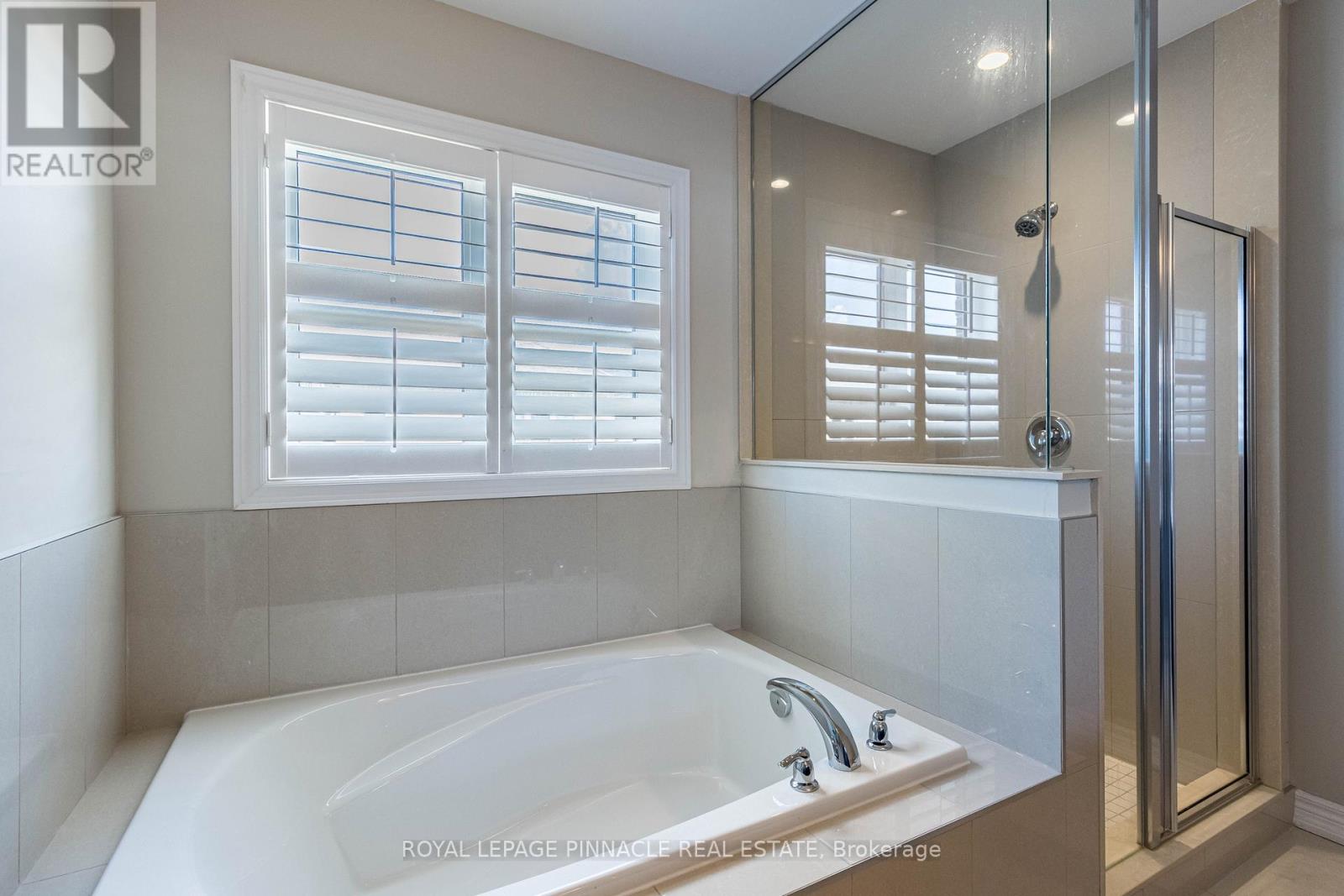 353 HINCKS DRIVE - 29