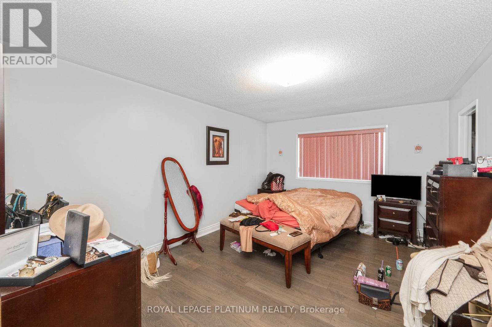 4 SILVER EGRET ROAD - 23