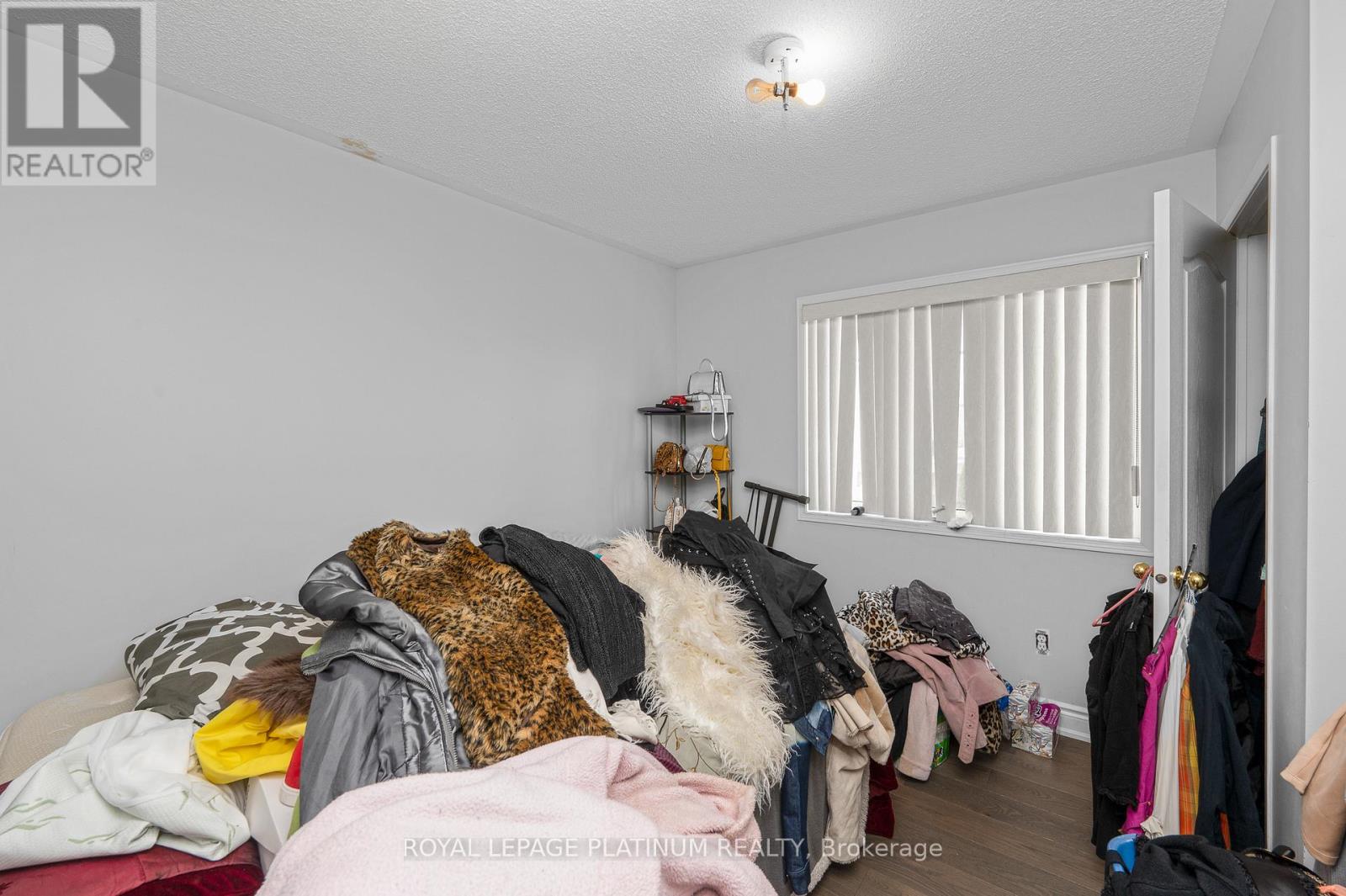 4 SILVER EGRET ROAD - 32