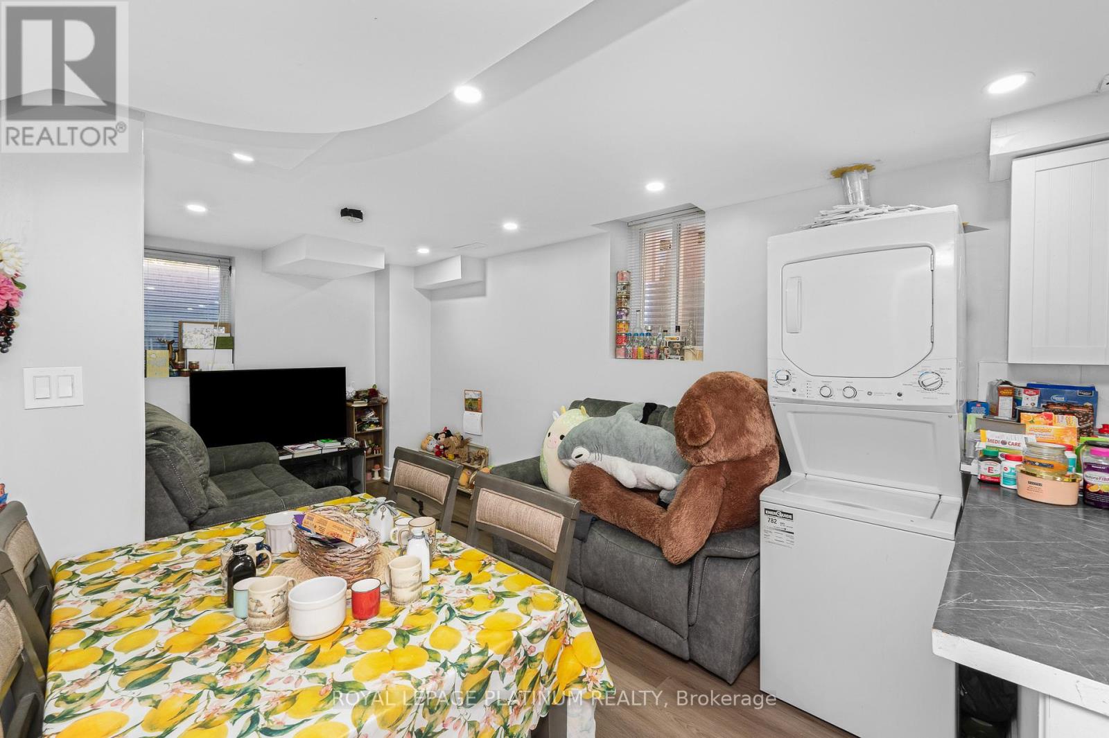 4 SILVER EGRET ROAD - 38