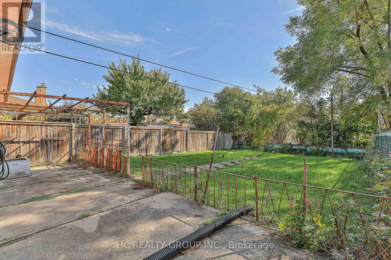 125 SHOREHAM DRIVE - 28