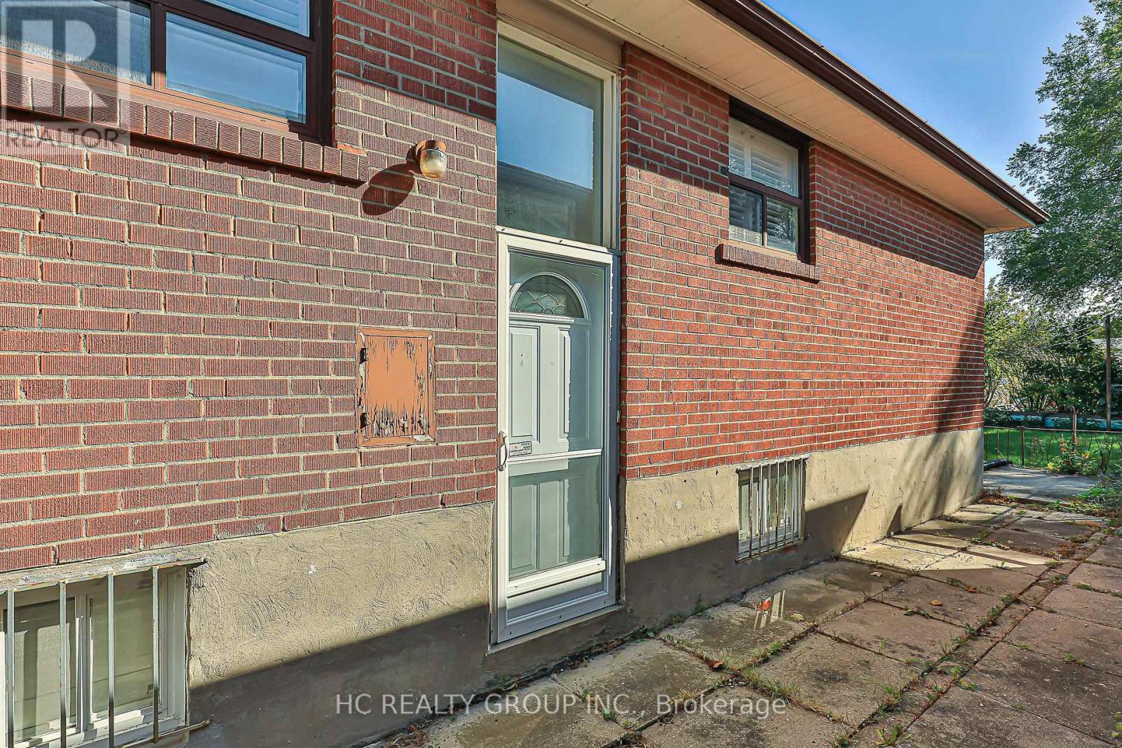 125 SHOREHAM DRIVE - 32
