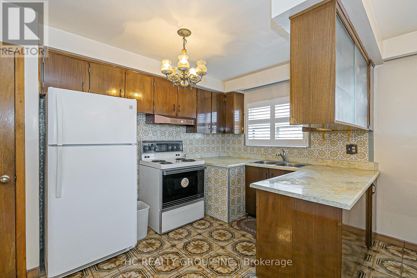 125 SHOREHAM DRIVE - 8