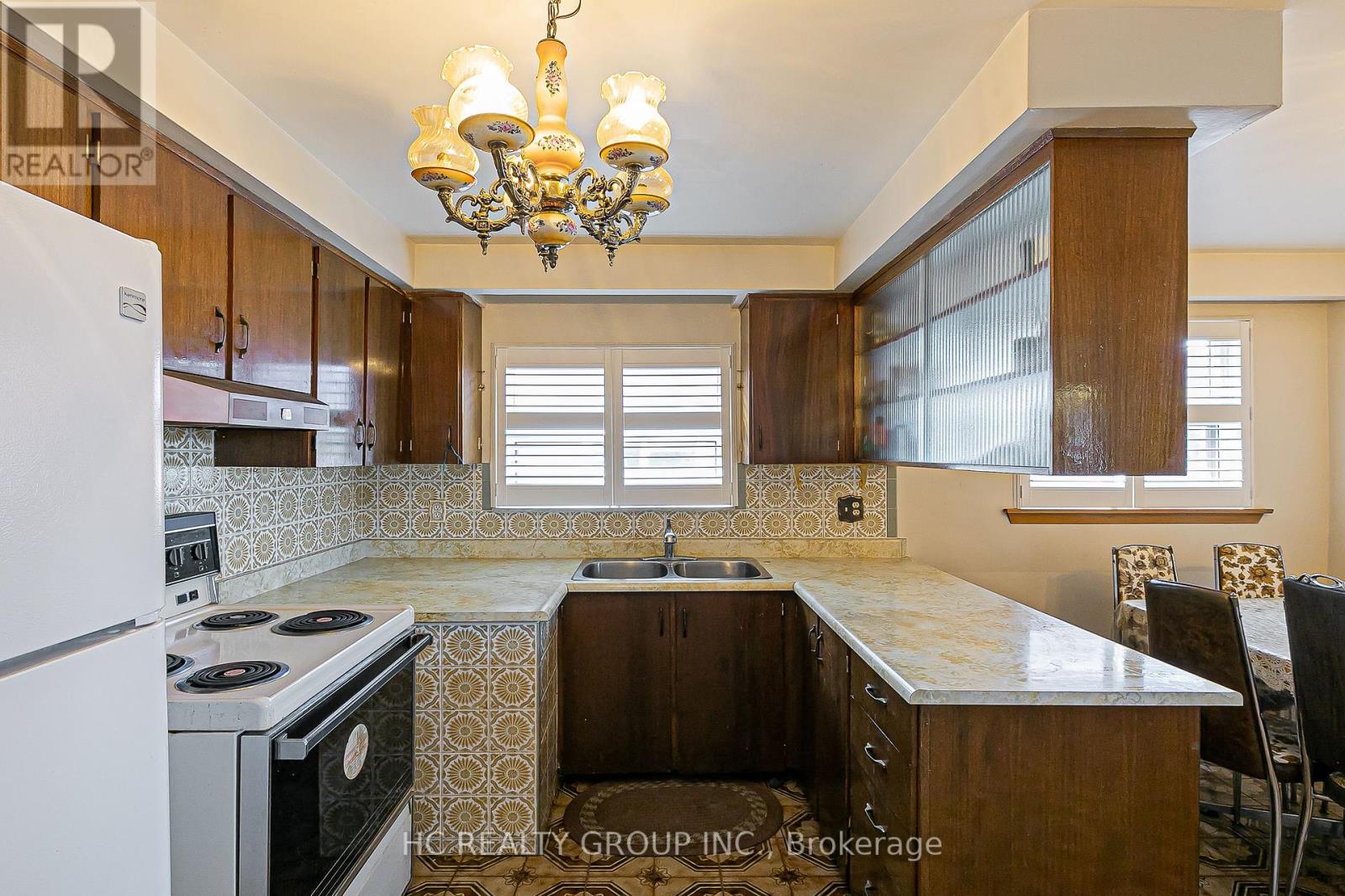 125 SHOREHAM DRIVE - 9