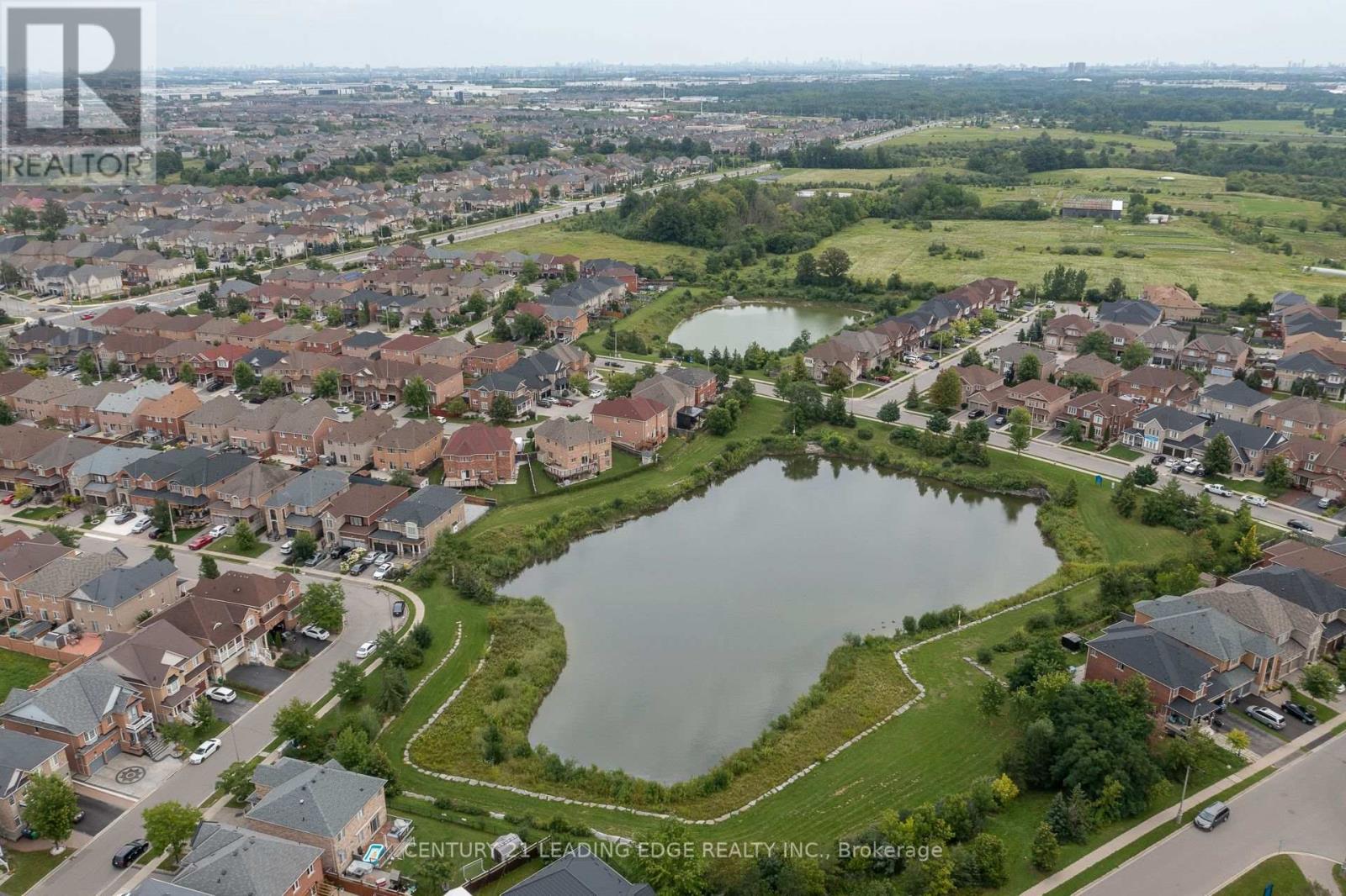 26 HUNTSPOINT DRIVE - 2