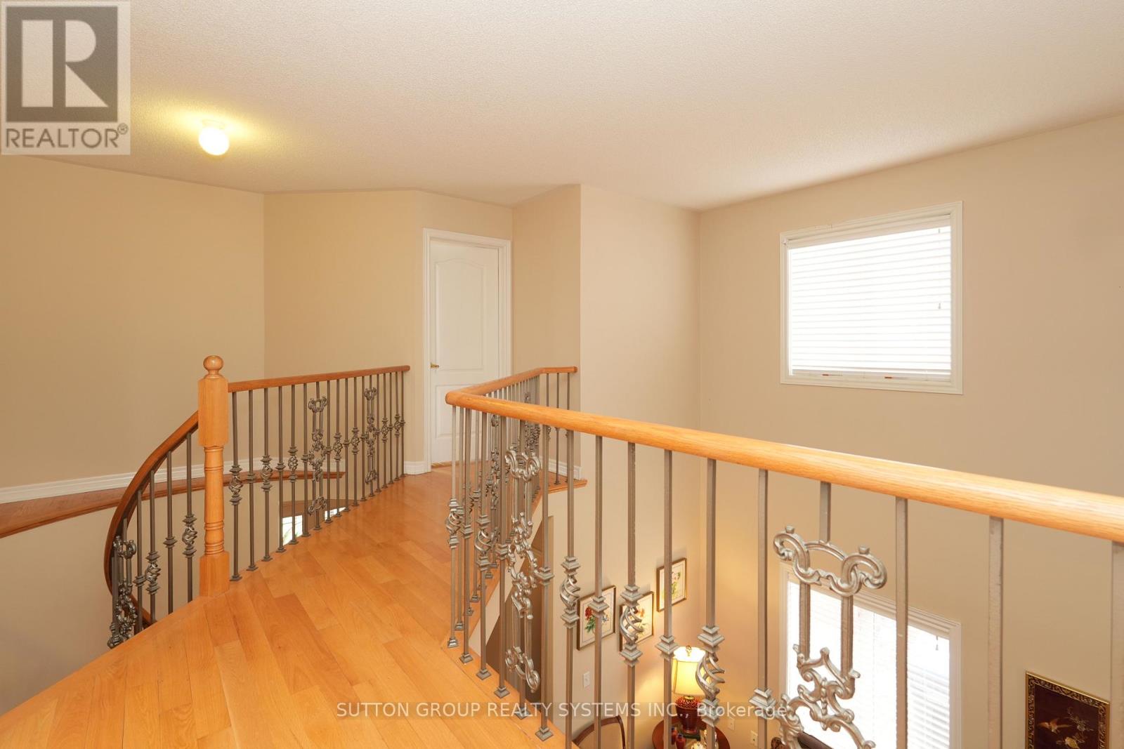 1382 AVON DRIVE - 19