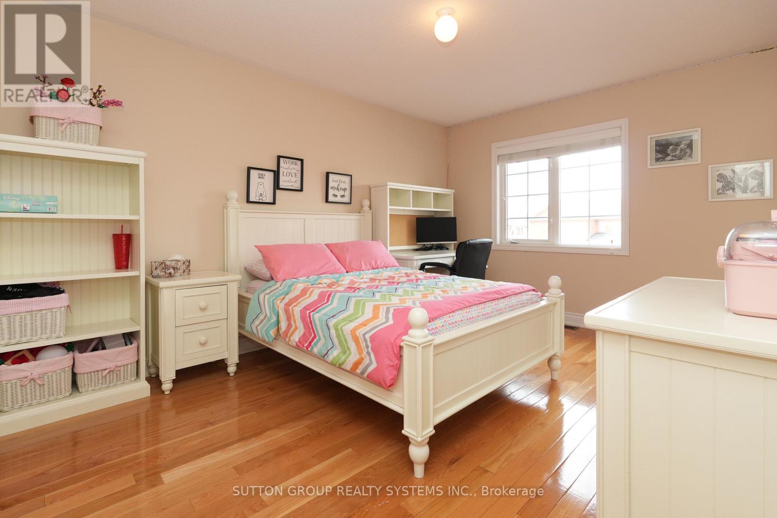 1382 AVON DRIVE - 25