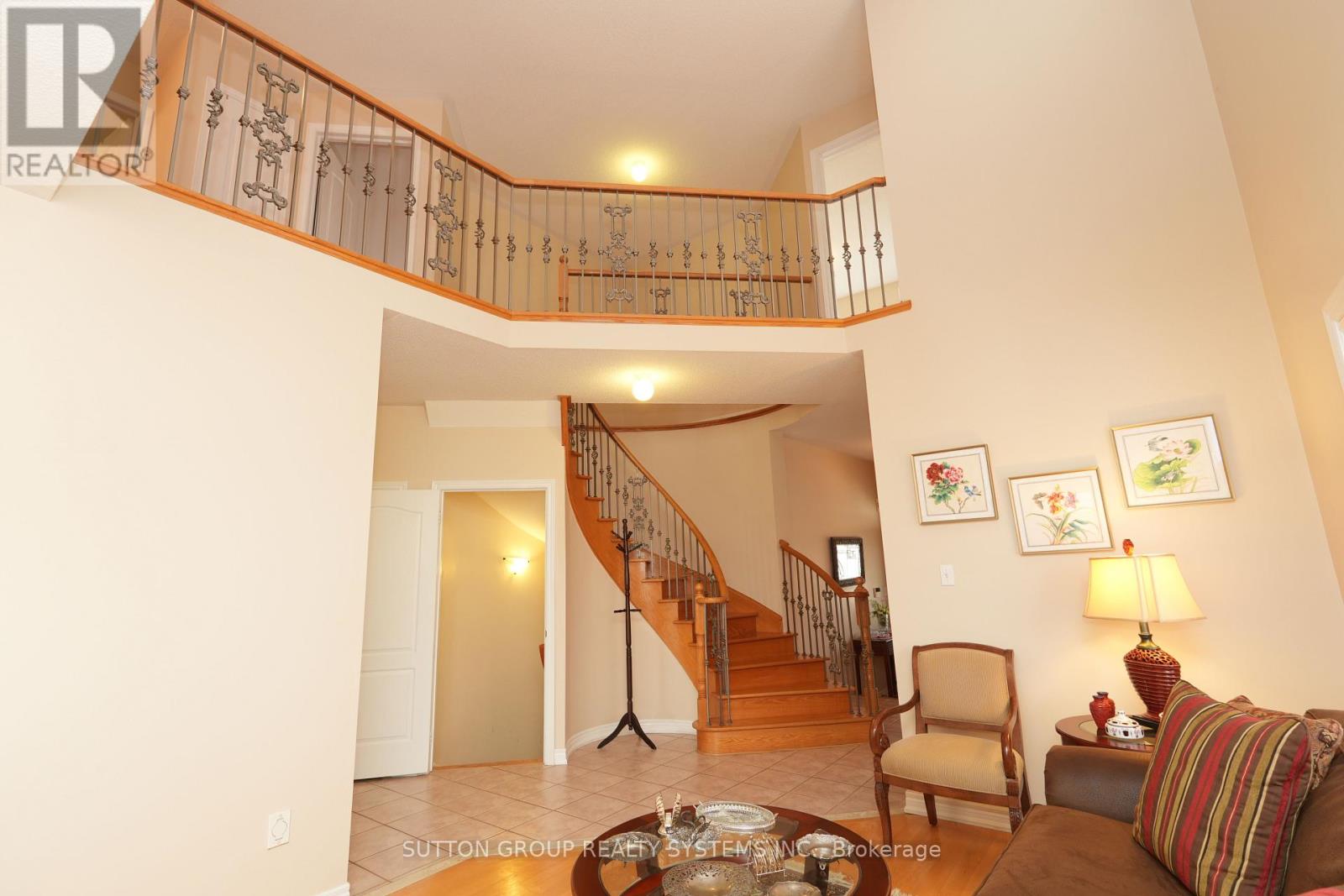 1382 AVON DRIVE - 5