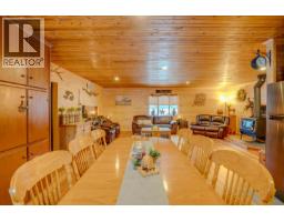 Primary Bedroom - 1519 Highway 6 Highway, Cherryville, BC V0E2G1 Photo 9