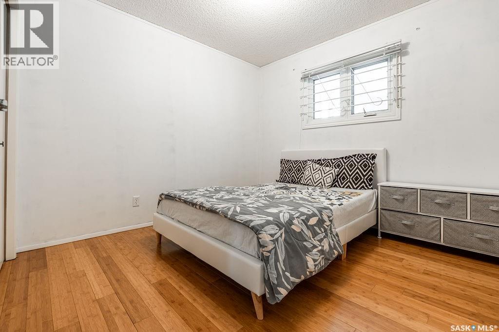 724 M AVENUE S - 20