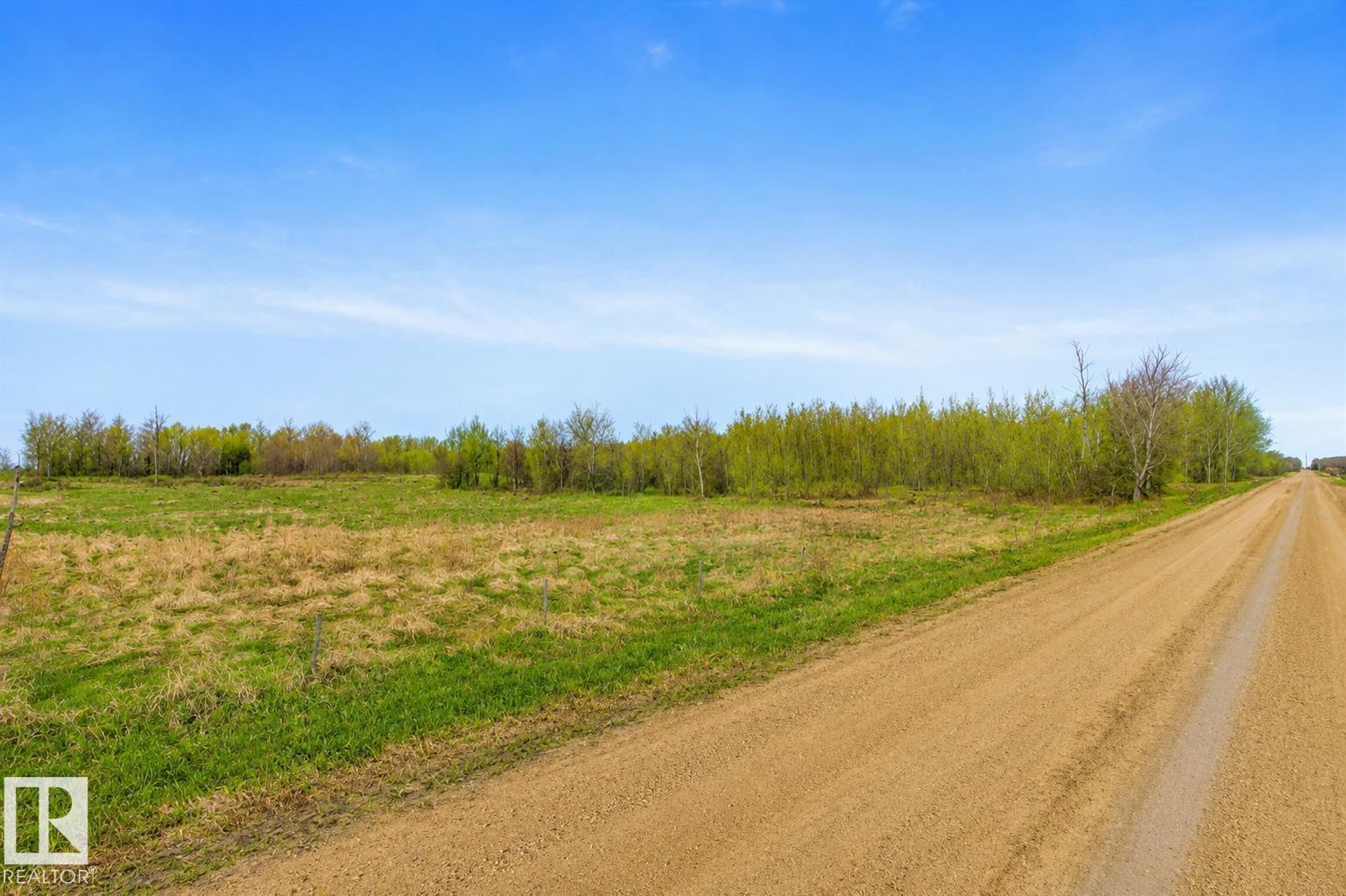 Twp 512 RR 194 exterior