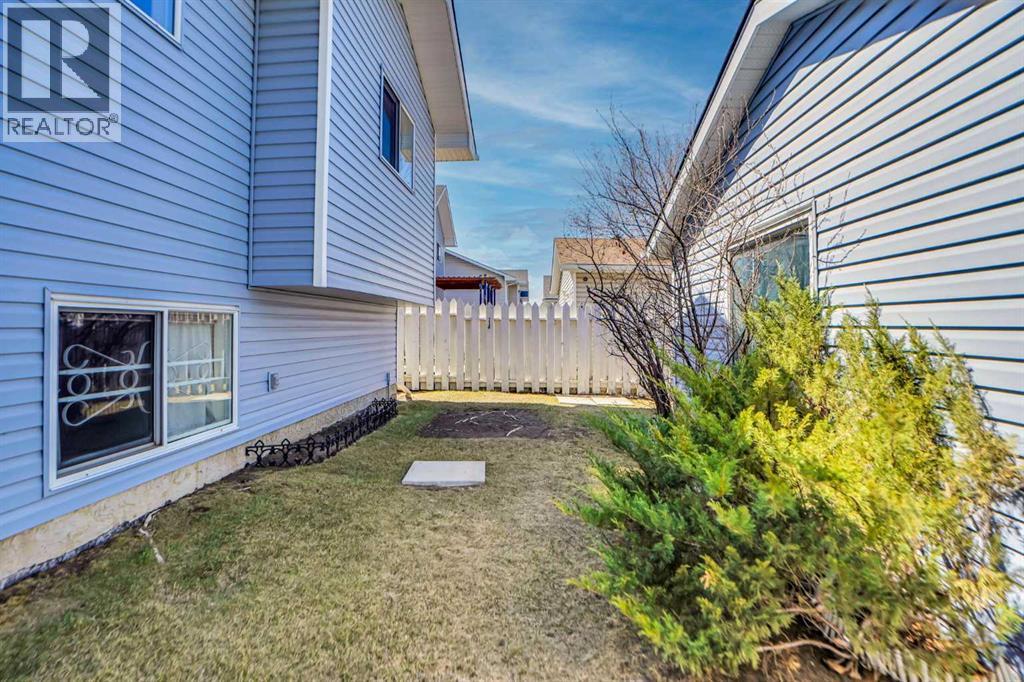 90 Martinridge Crescent NE - 38