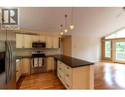 16242 Selkirk Road, Crawford Bay, BC V0B1E0 Photo 11