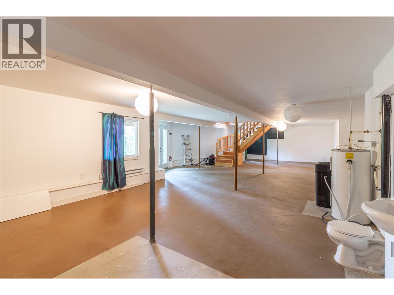 16242 Selkirk Road, Crawford Bay