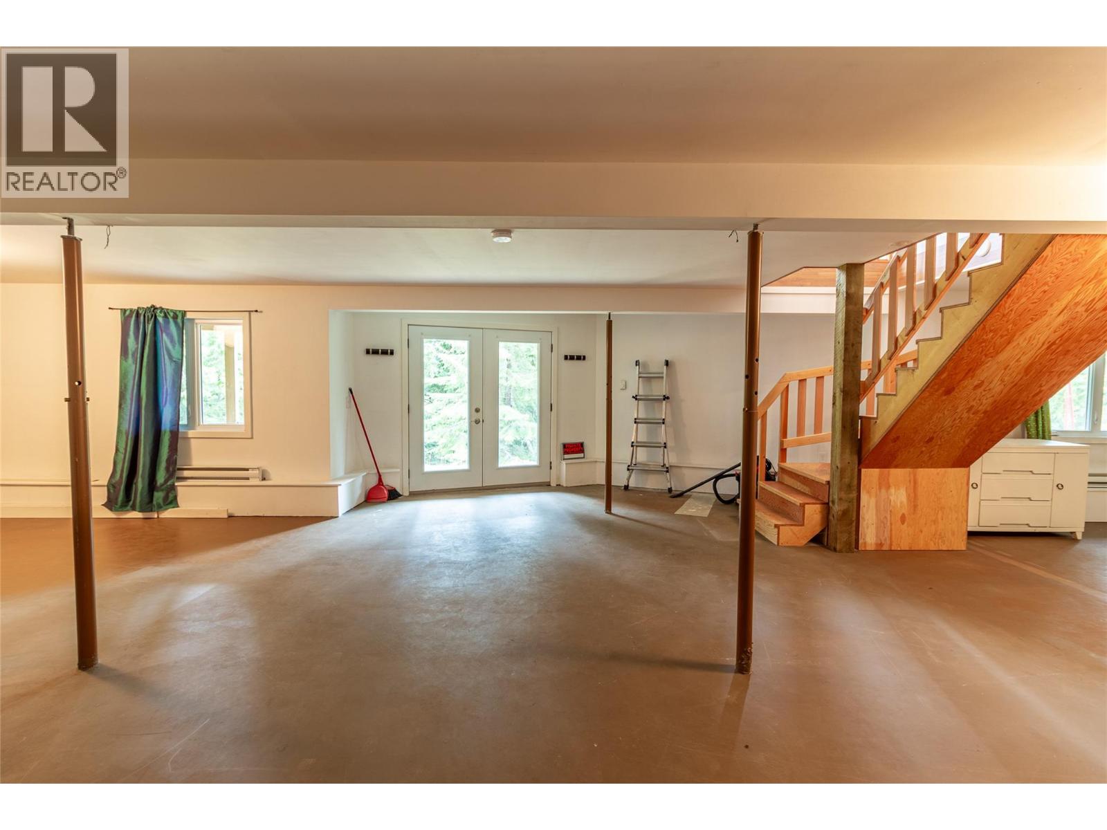 16242 Selkirk Road, Crawford Bay