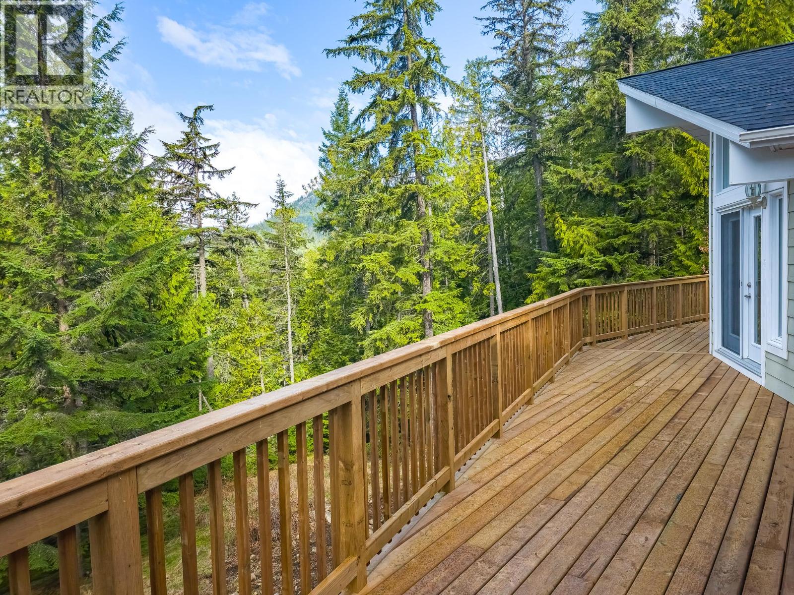 16242 Selkirk Road, Crawford Bay