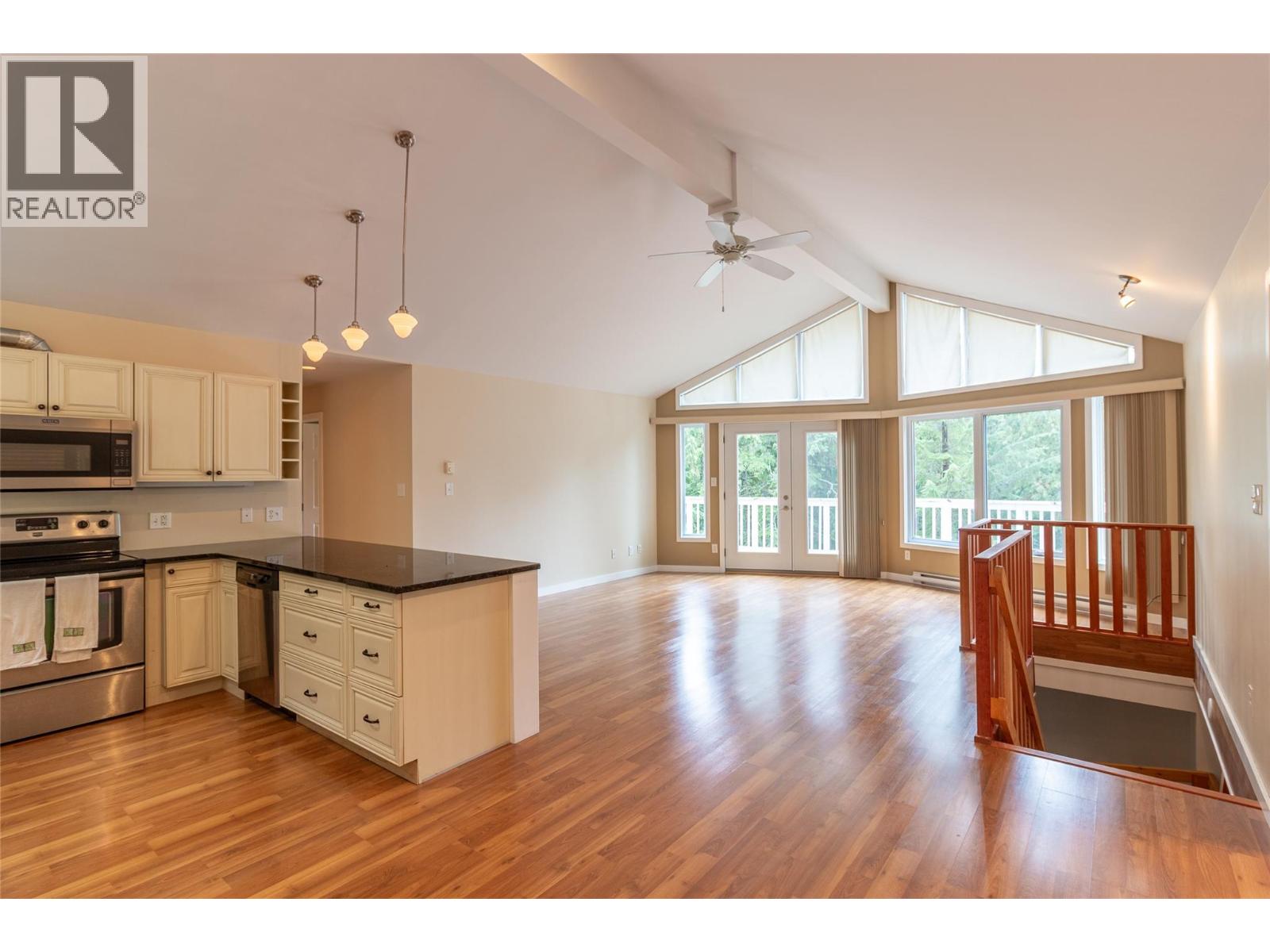 16242 Selkirk Road, Crawford Bay