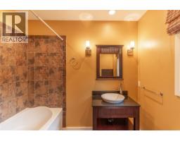 16242 Selkirk Road, Crawford Bay, BC V0B1E0 Photo 19