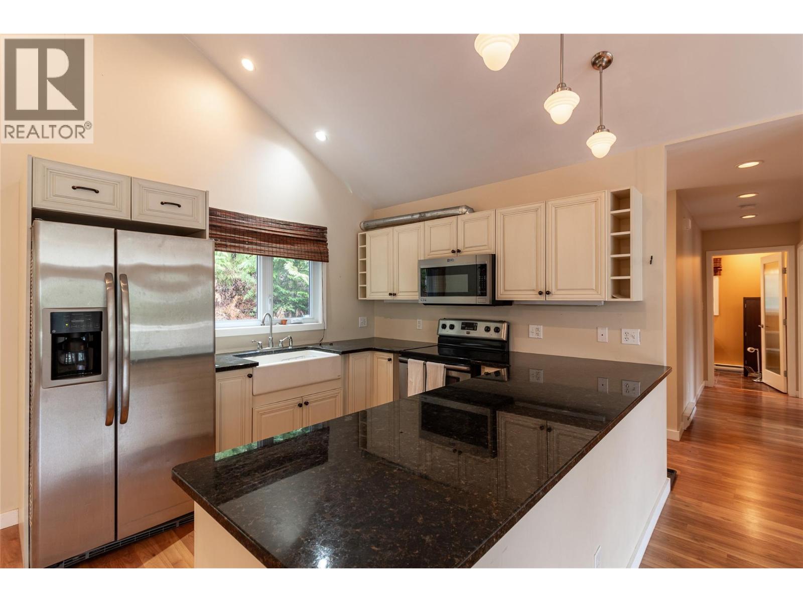 16242 Selkirk Road, Crawford Bay