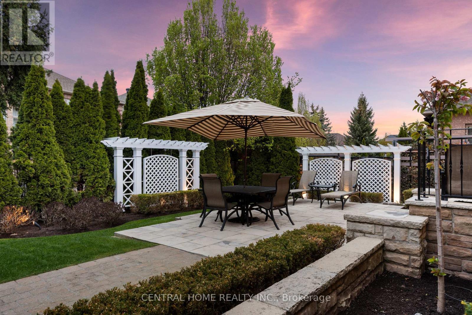 2479 BON ECHO DRIVE - 39