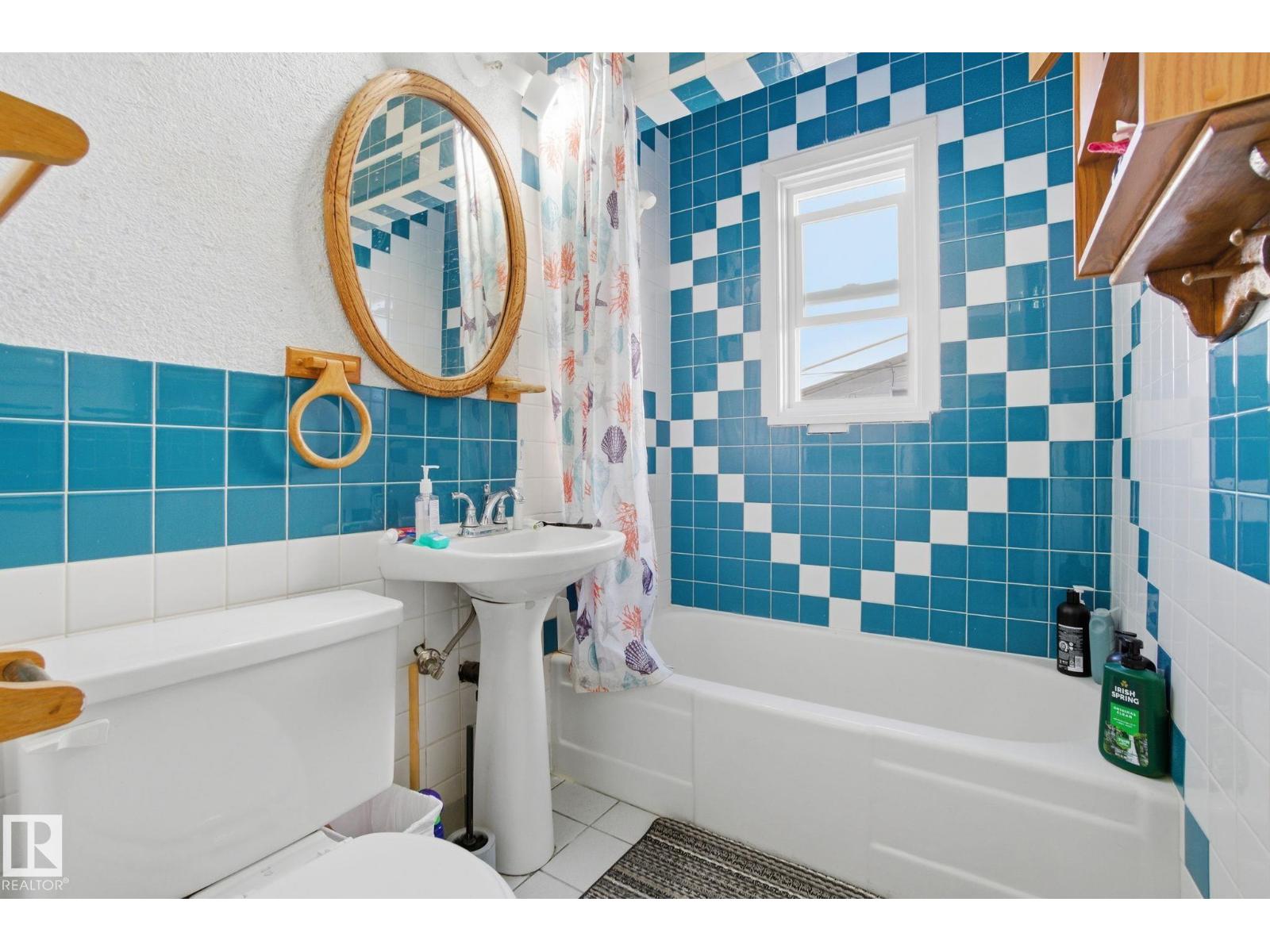 11514 92 ST NW - 18
