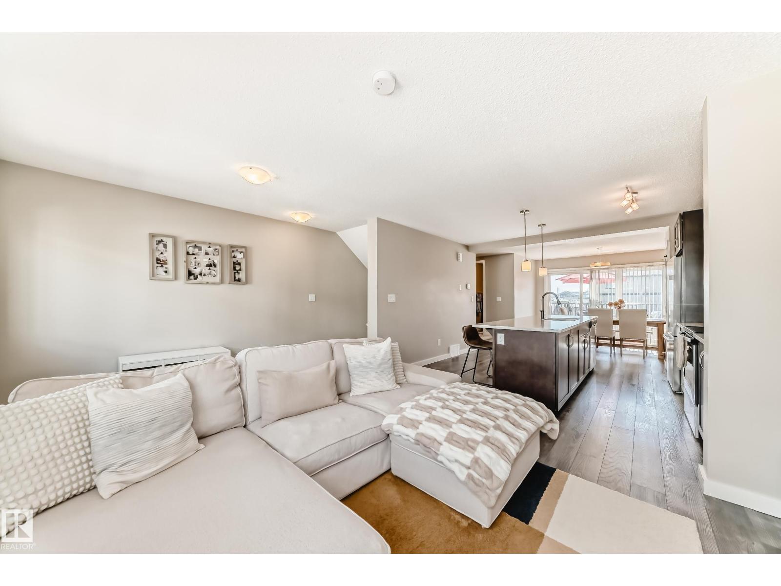 3346 15A AV NW - 1