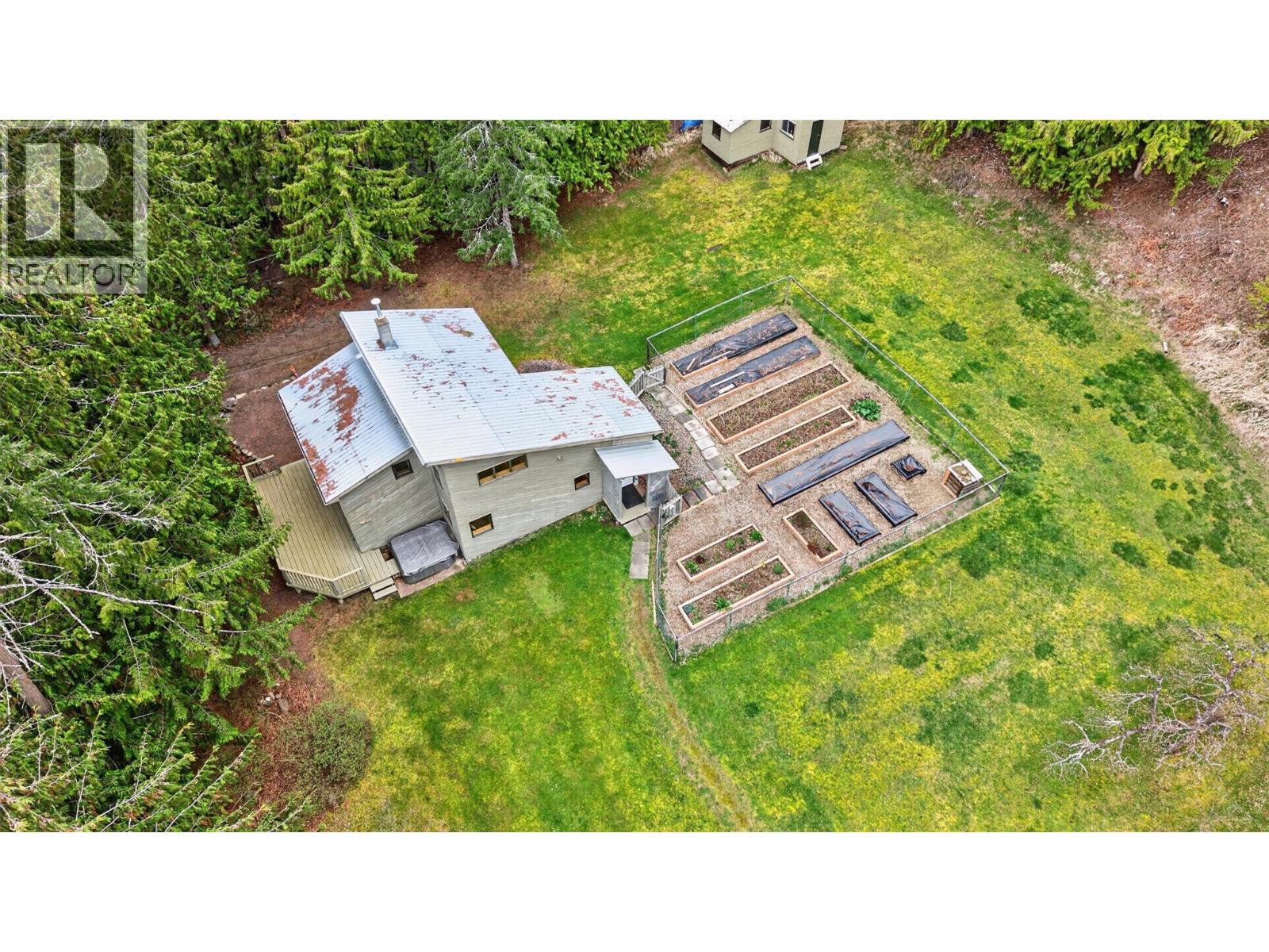 7465 Squilax-Anglemont Road, Anglemont