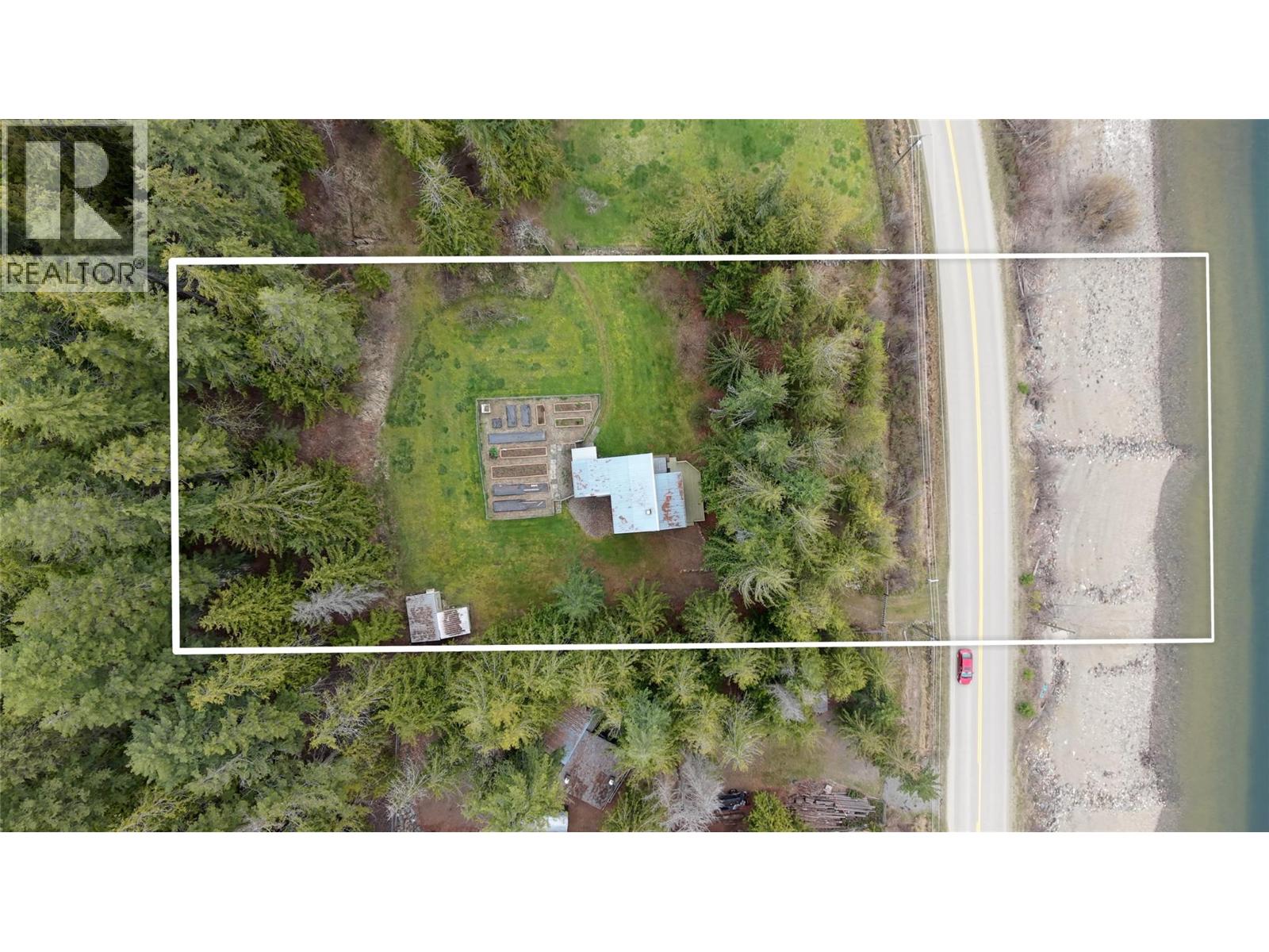 7465 Squilax-Anglemont Road, Anglemont