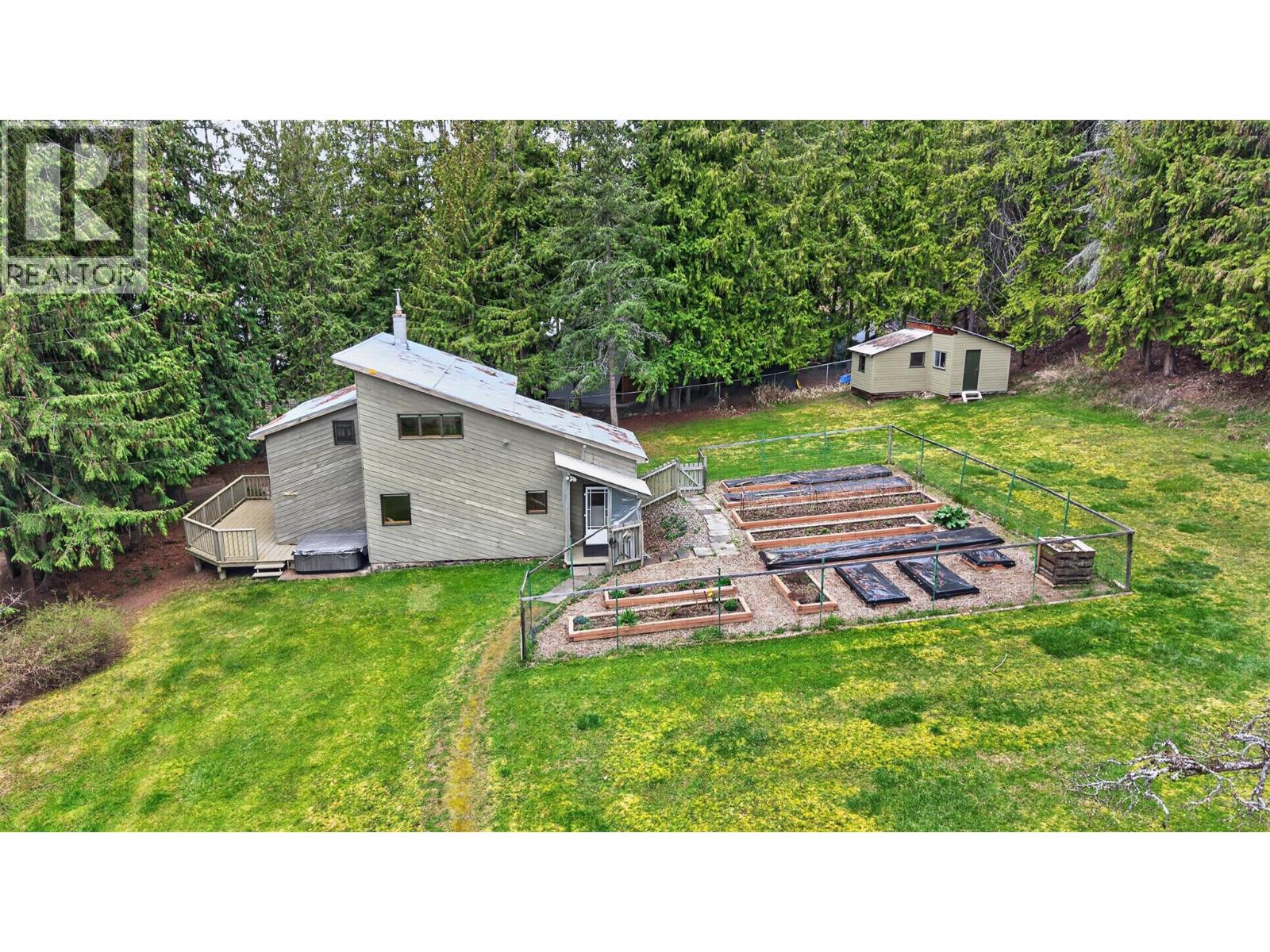 7465 Squilax-Anglemont Road, Anglemont
