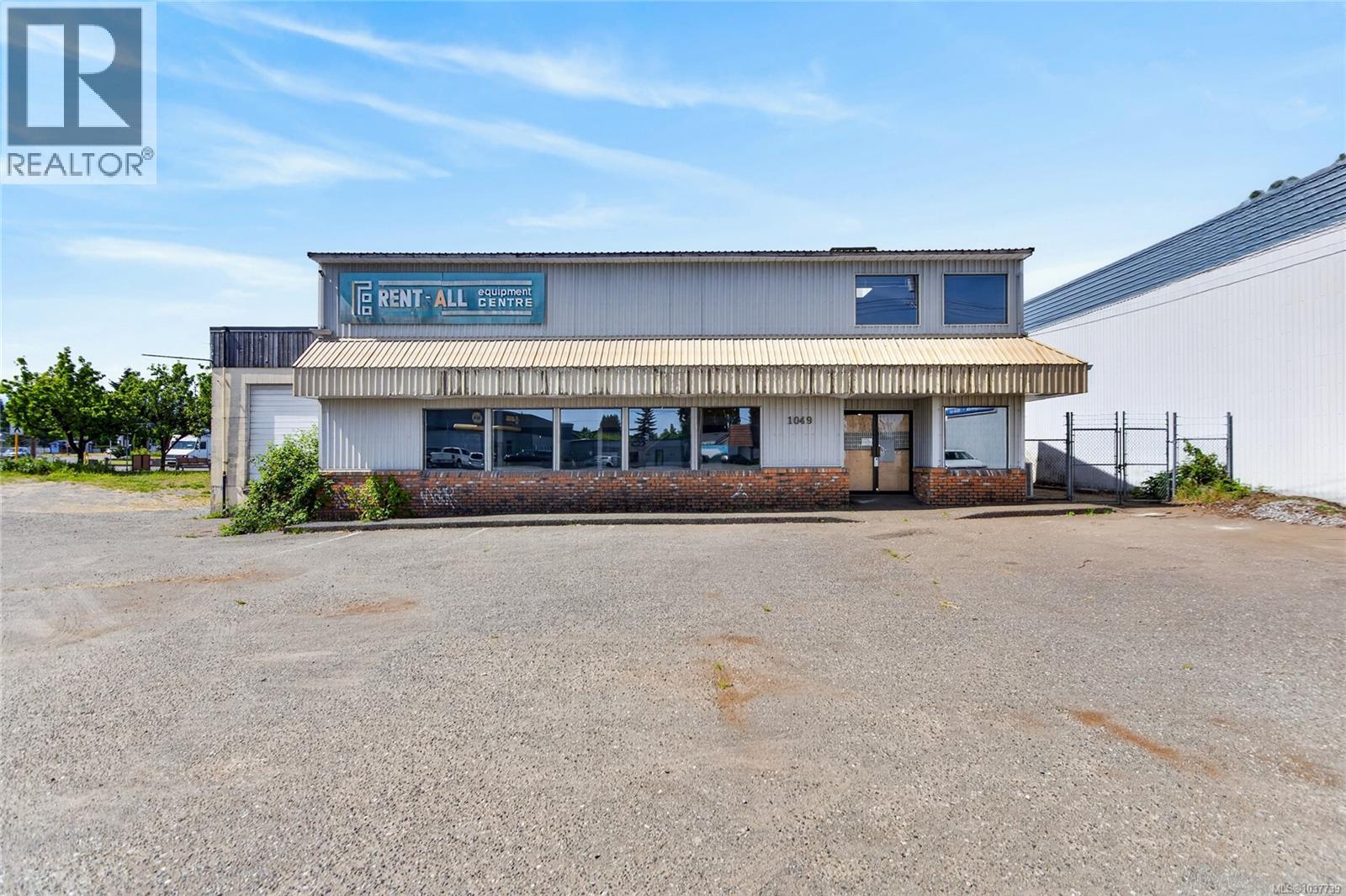 1049 McPhee Ave, Courtenay