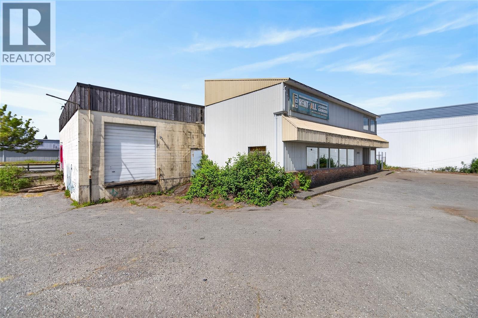 1049 McPhee Ave, Courtenay