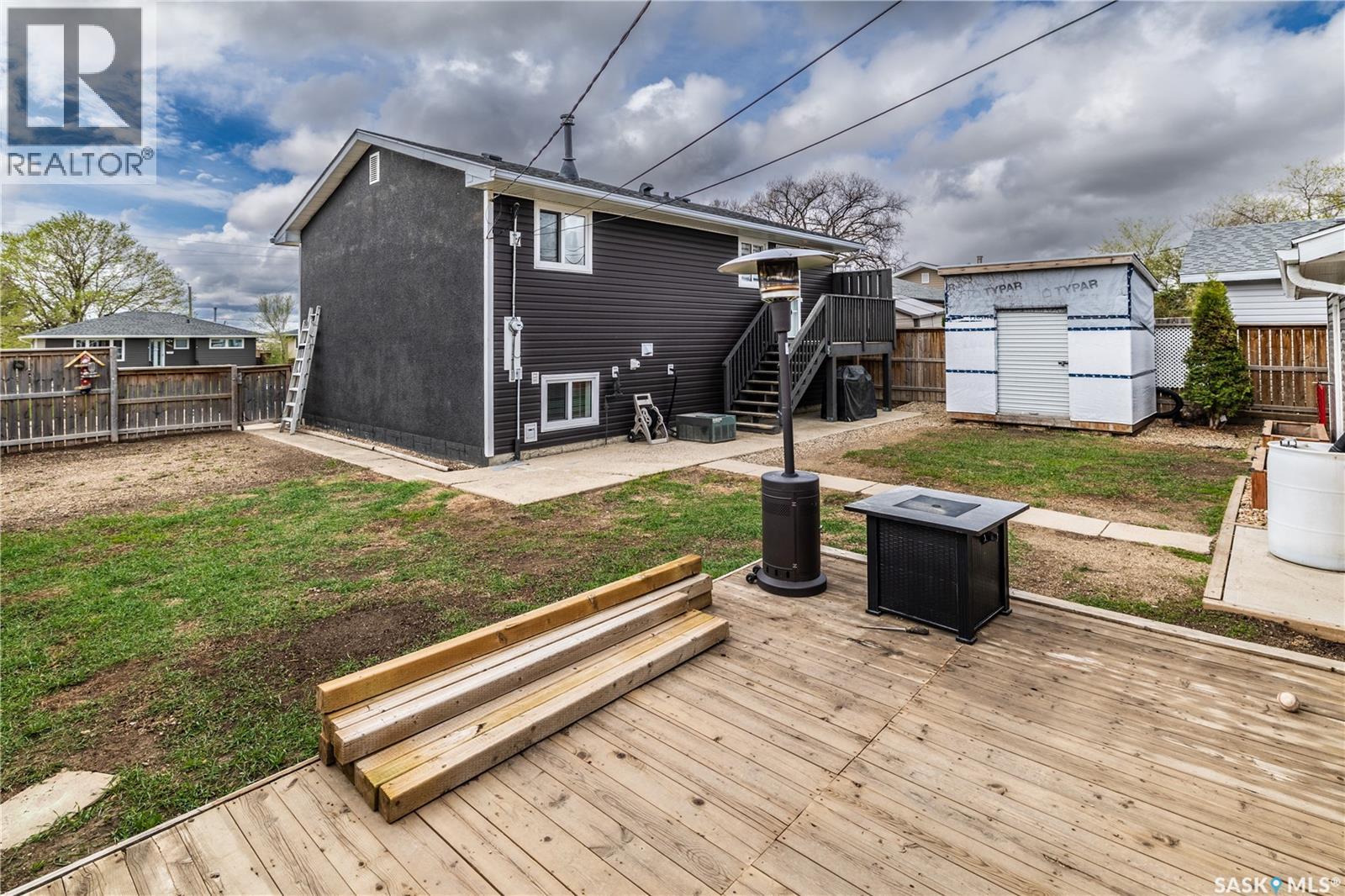 1304 Athabasca STREET W - 26
