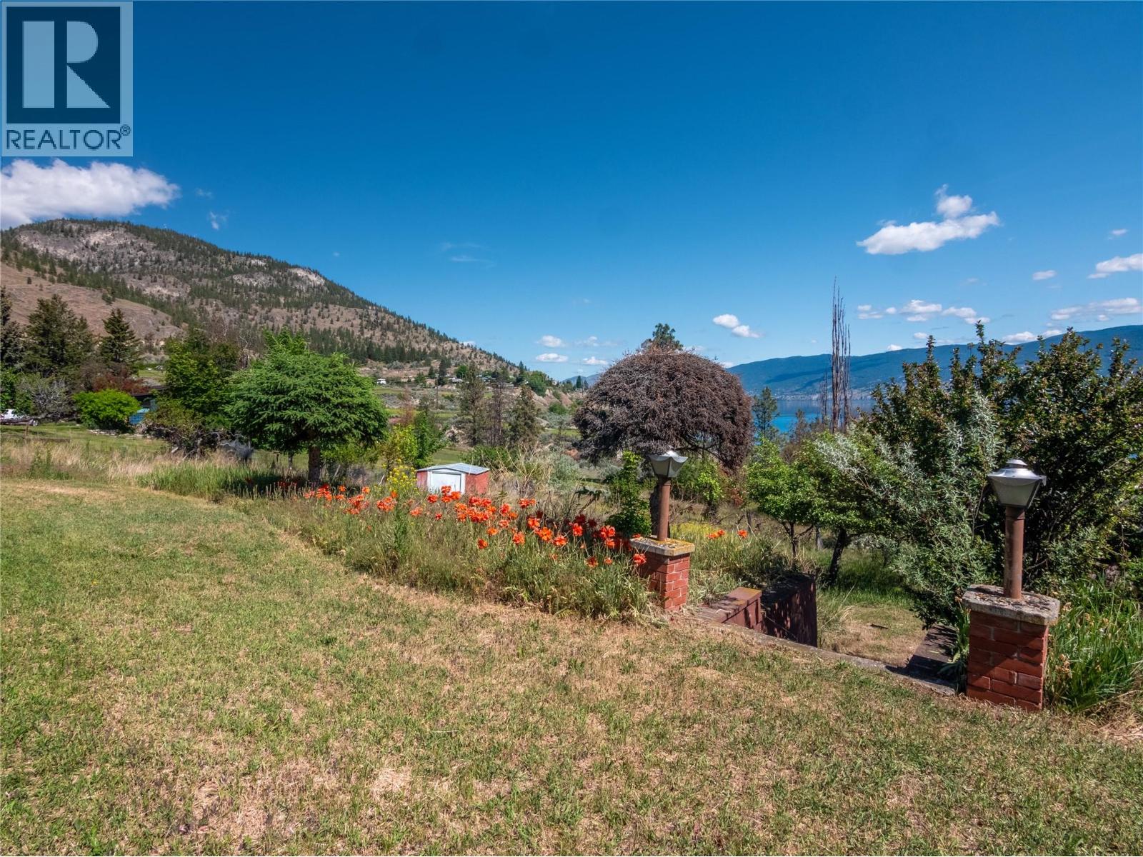 105 Hyslop Drive - 33