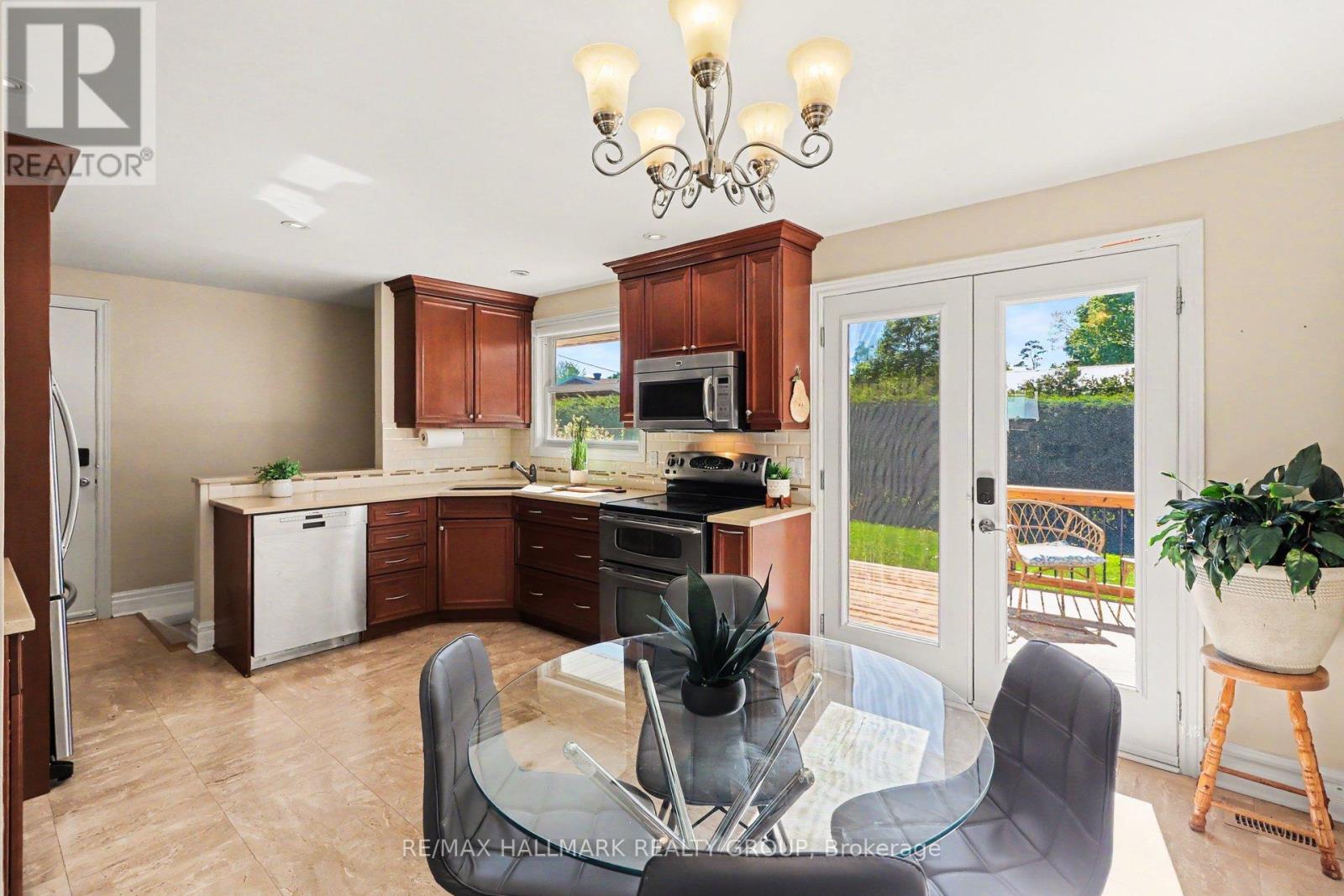 2640 ULSTER CRESCENT - 14