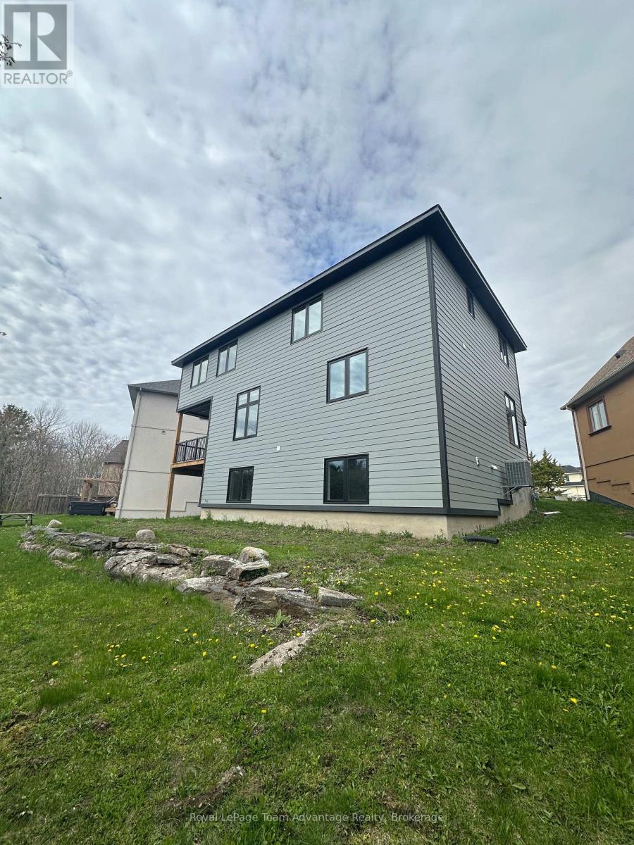 18 AVERY COURT - 46