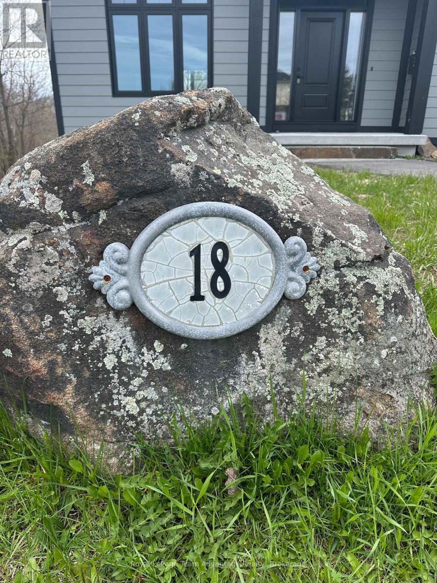 18 AVERY COURT - 44
