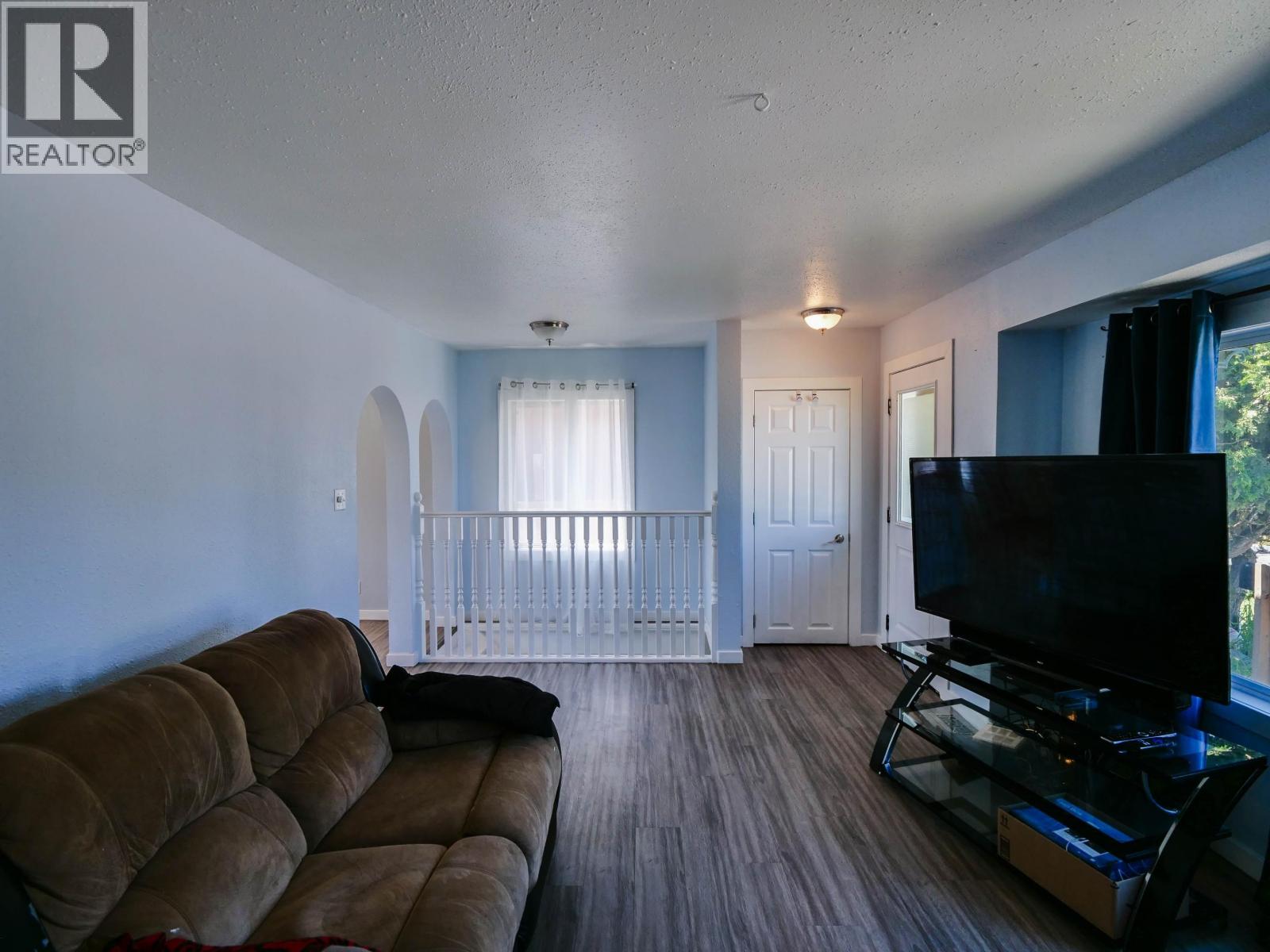 366 WINDER STREET - 8