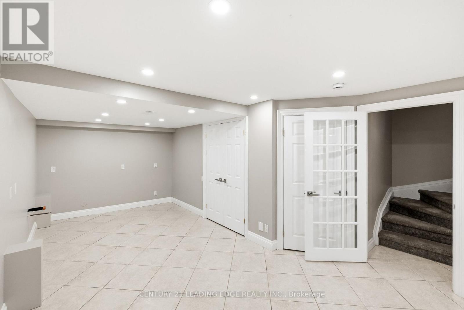 390 WHITBY SHORES GREEN WAY - 36
