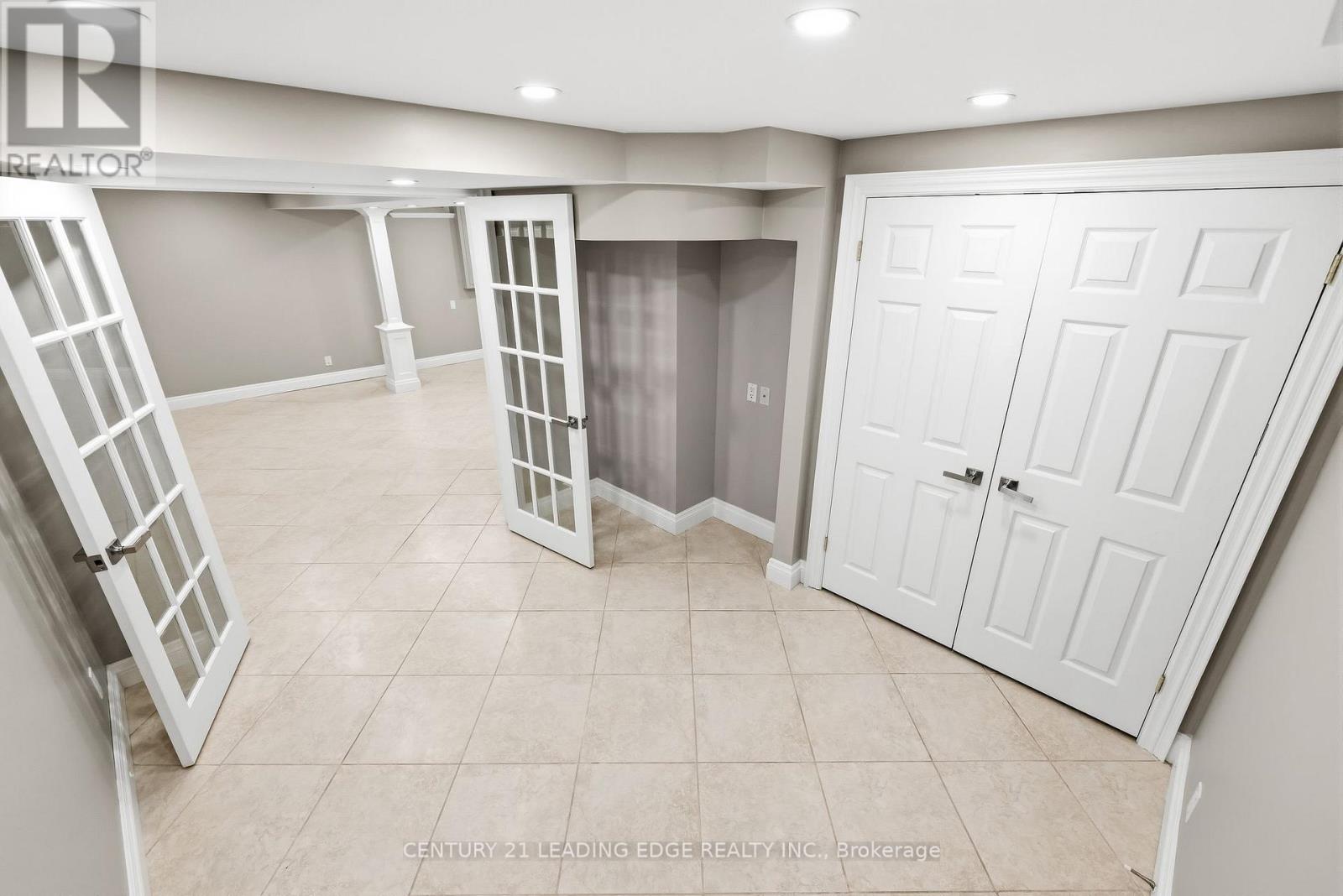 390 WHITBY SHORES GREEN WAY - 39