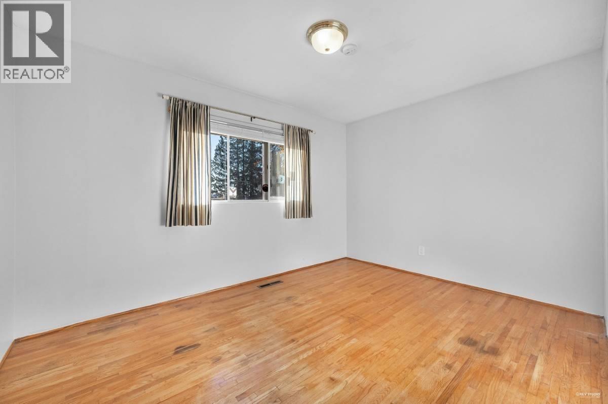 Photo of 332 LAURENTIAN CRESCENT 11