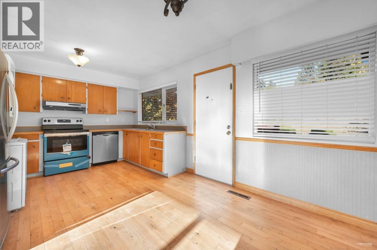 Photo of 332 LAURENTIAN CRESCENT 9