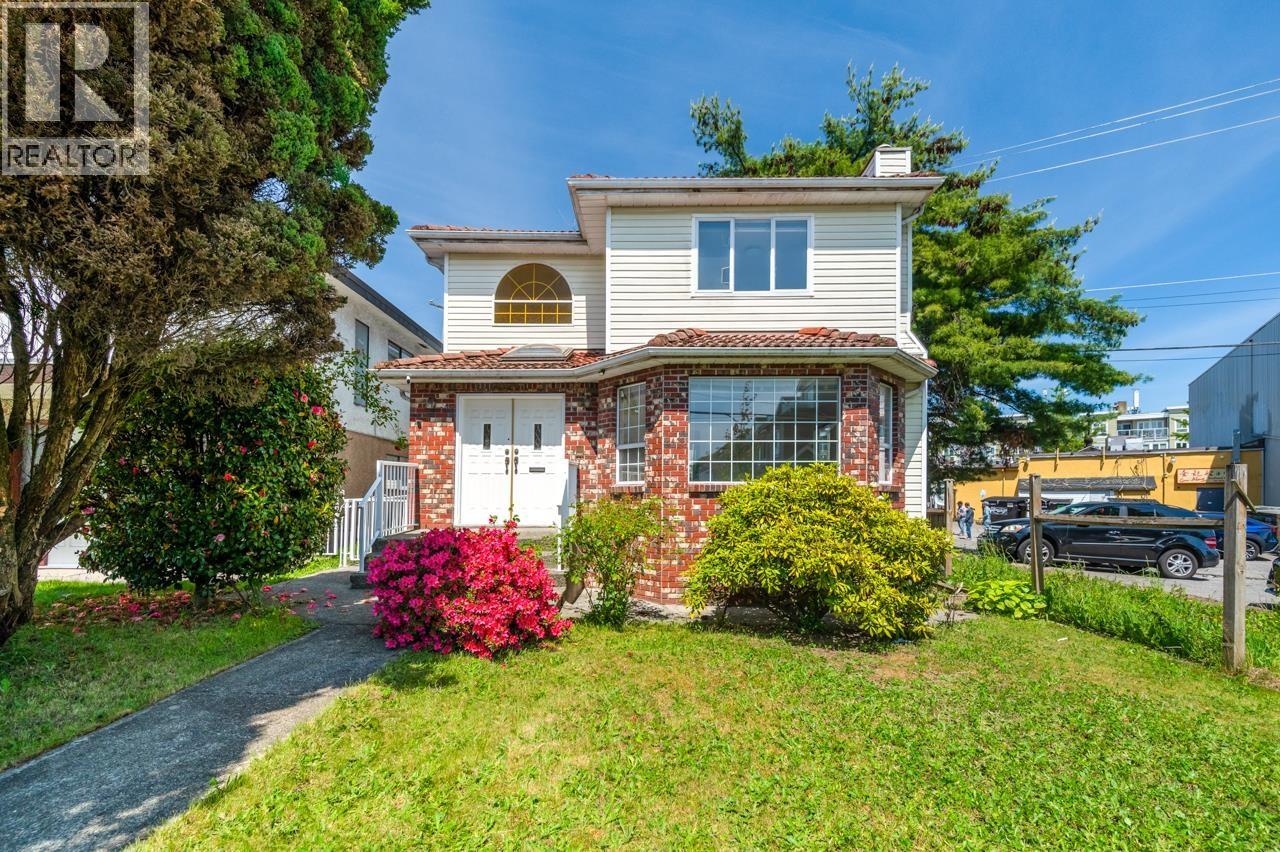 2547 34TH Avenue - main photo