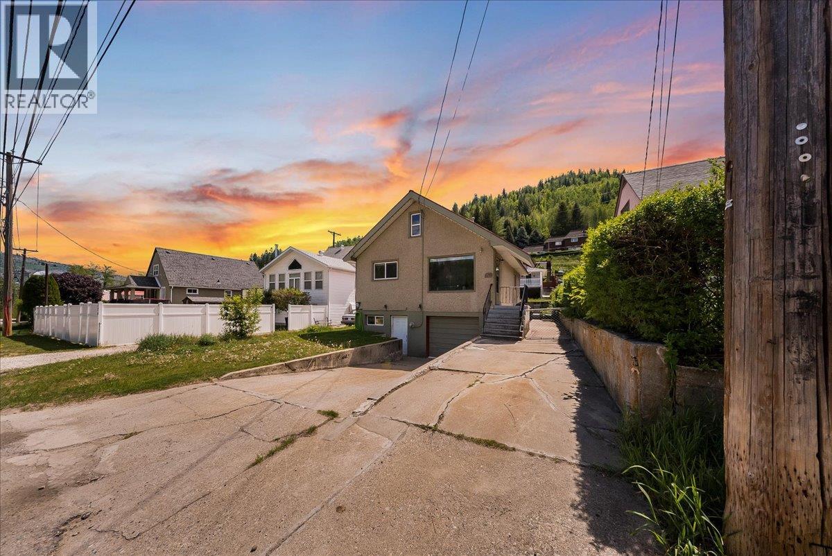 128 Haig Street, Warfield
