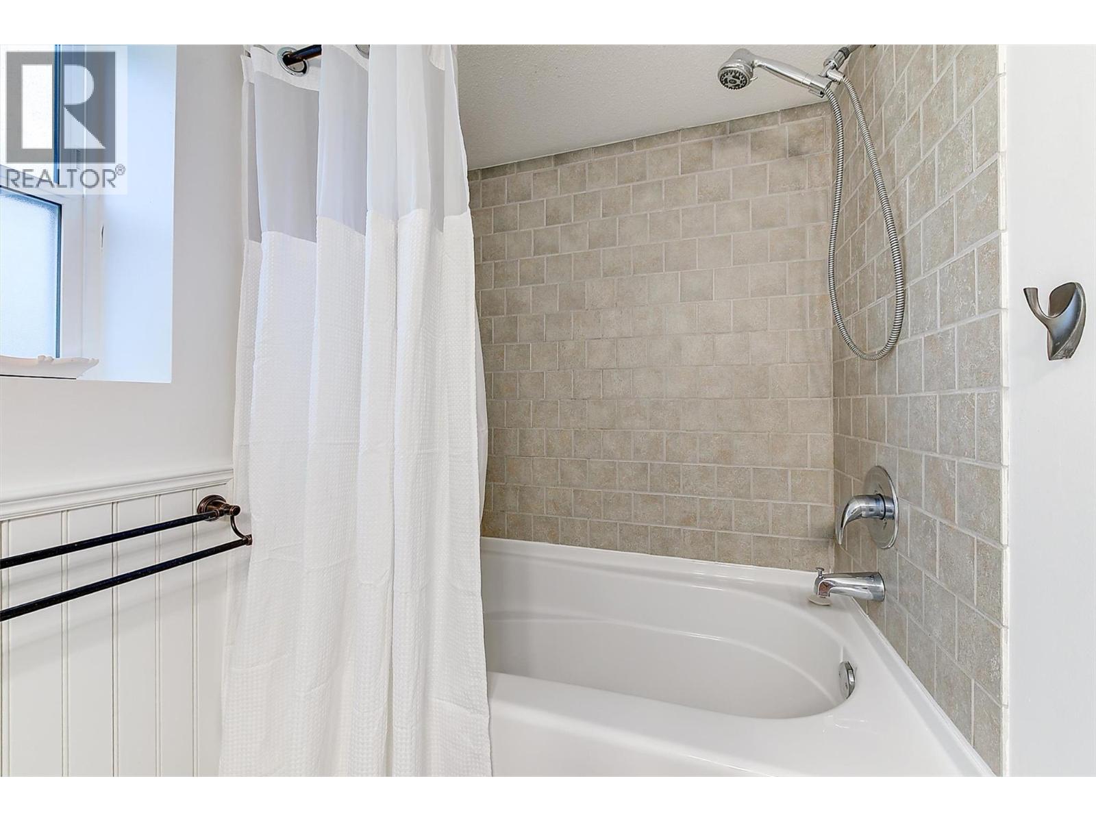  2511 Quail Lane, Kelowna