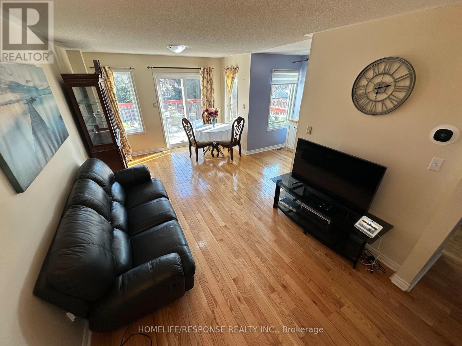 89 RAVENSCLIFFE COURT - 2