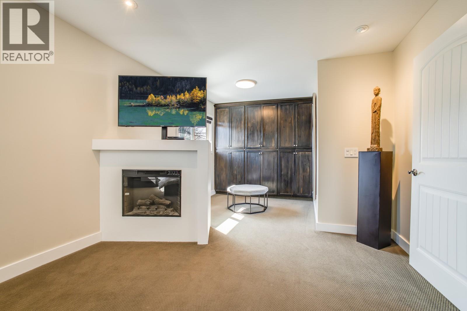  819 Cadder Avenue, Kelowna