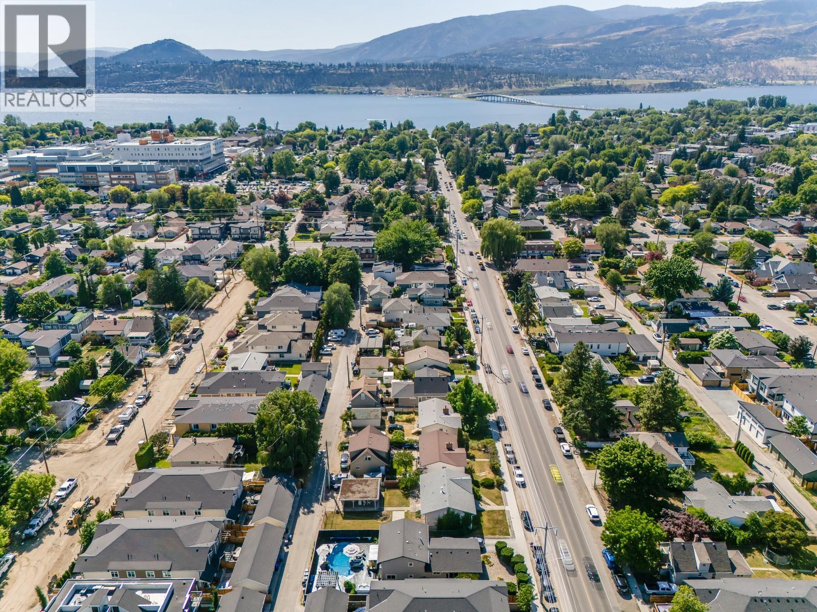  819 Cadder Avenue, Kelowna