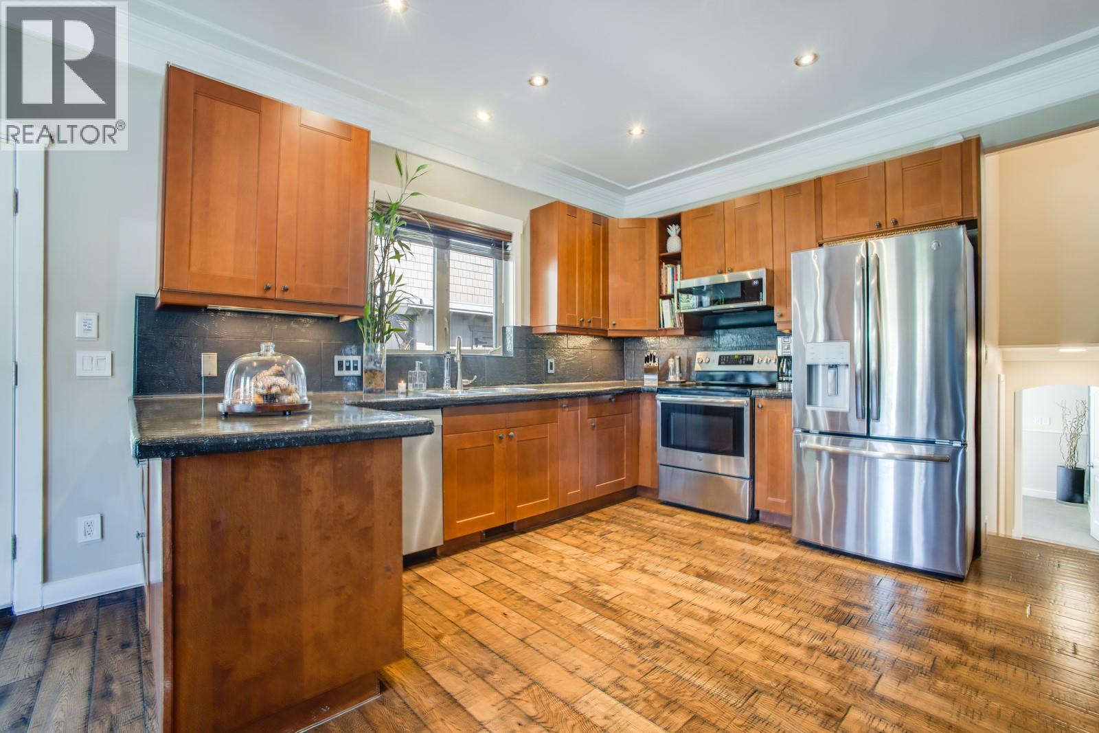 819 Cadder Avenue, Kelowna