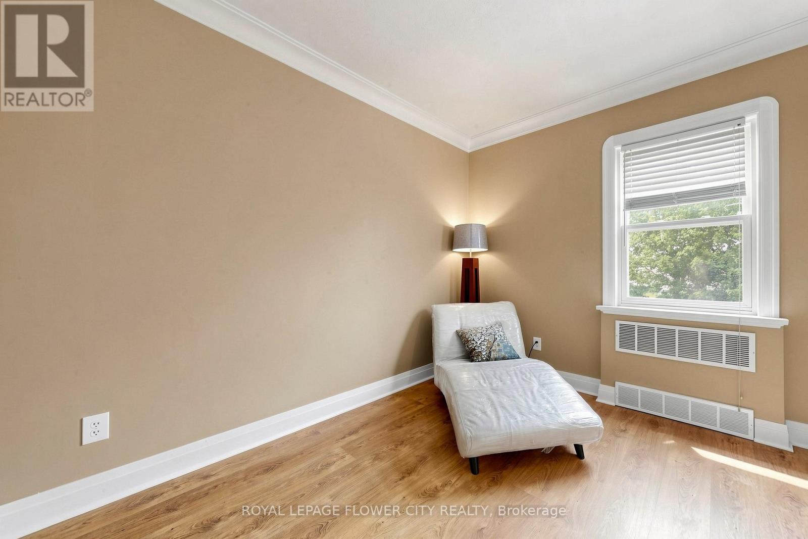 287 COURTLAND AVENUE E - 23