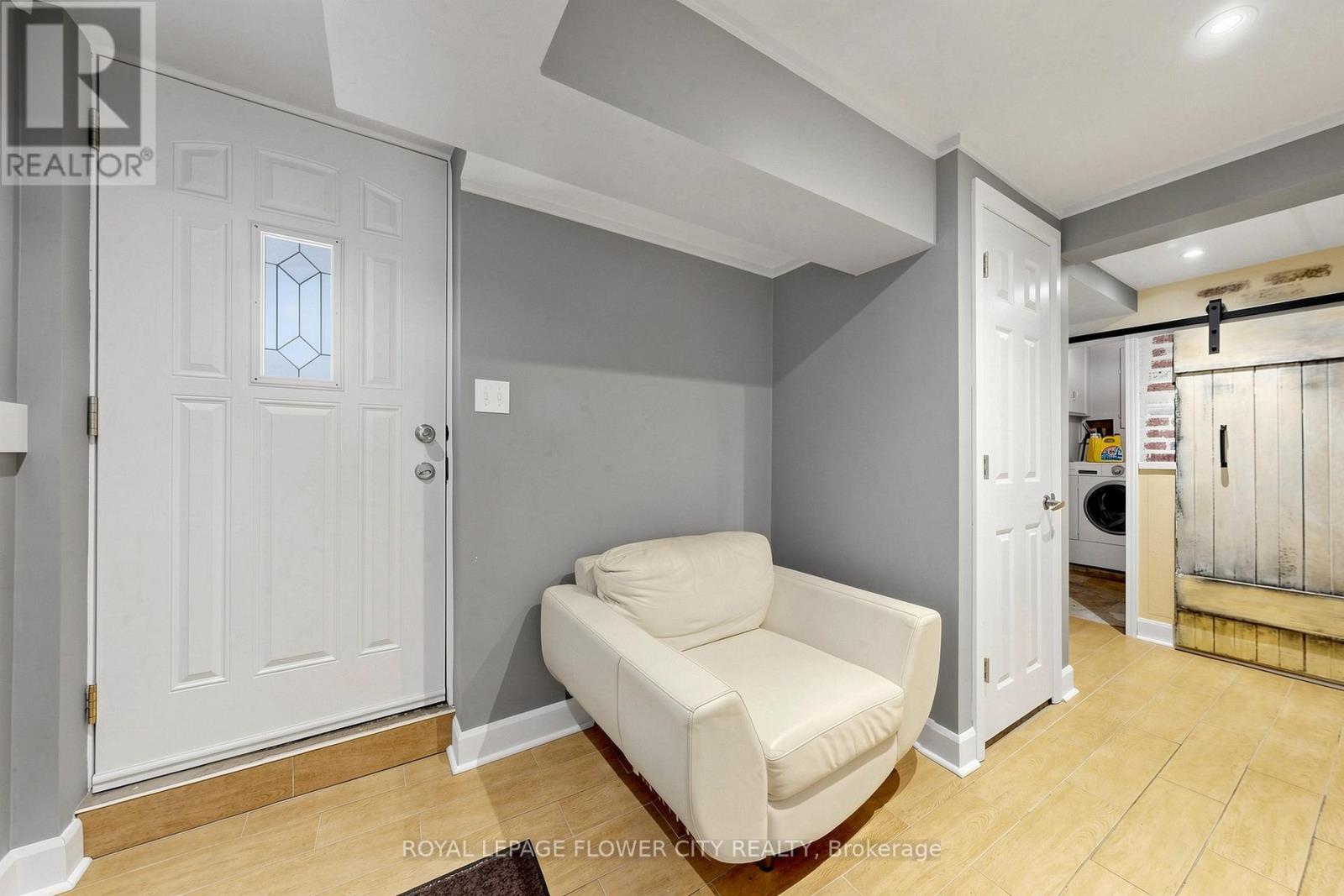 287 COURTLAND AVENUE E - 34